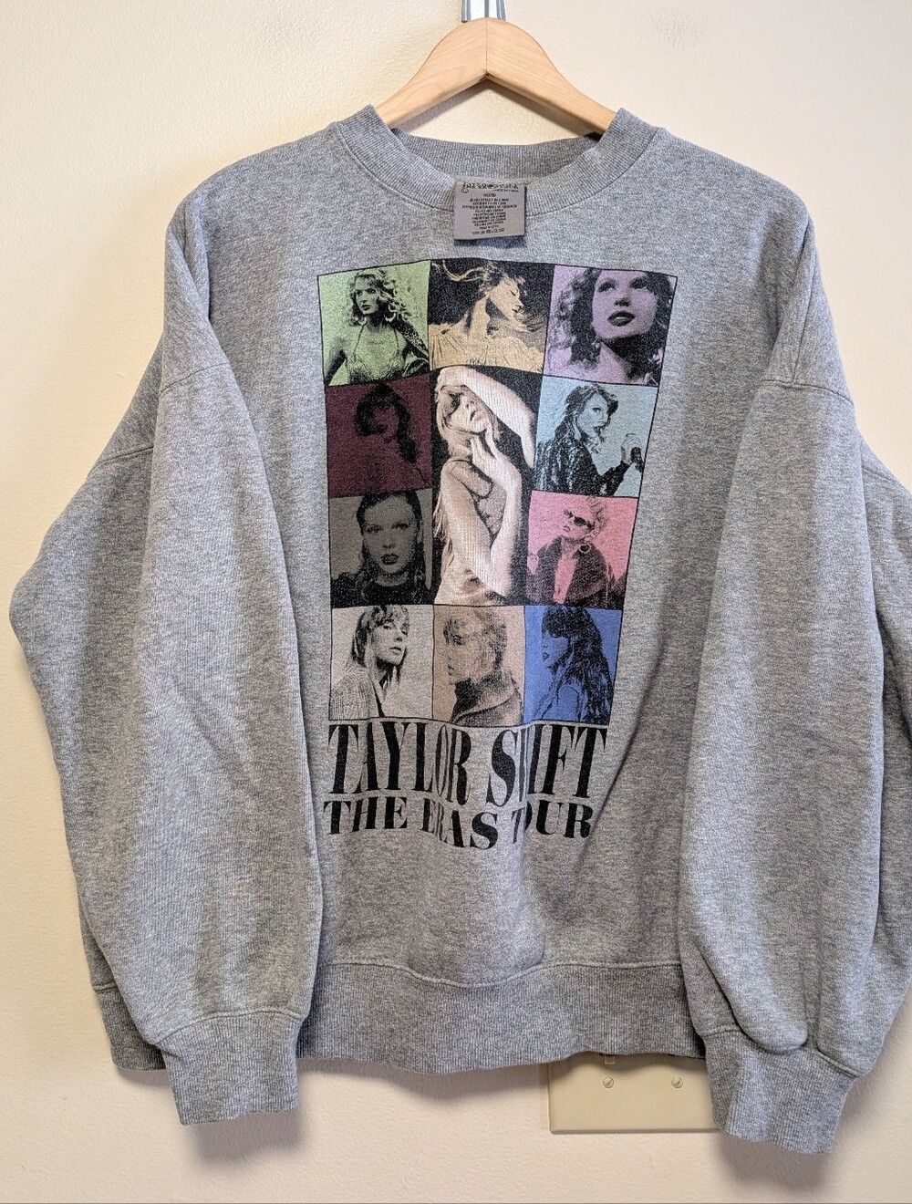 Taylor Swift The Eras Tour Gray Graphic Sweatshirt Crewneck Pop Art L